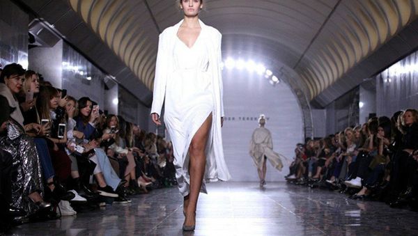 A fashion show of the Alexander Terekhov collection at Dostoyevskaya metro station in Moscow - Sputnik International
