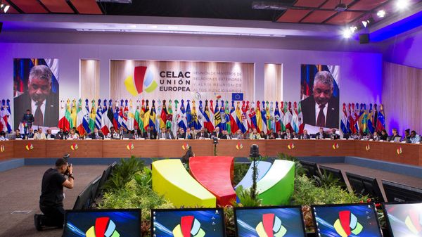 Dominican Foreign Minister Miguel Vargas Maldonado (on screens) delivers a speech during the opening of the XLVIII Senior Officials Meeting of the Community of Latin American and Caribbean States (CELAC) and the European Union (EU) in Santo Domingo, on October 24, 2016 - Sputnik International