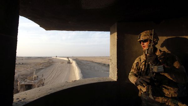 An American soldier takes his position at the U.S. army base in Qayyara, south of Mosul October 25, 2016 An American soldier takes his position at the U.S. army base in Qayyara, south of Mosul October 25, 2016 - Sputnik International