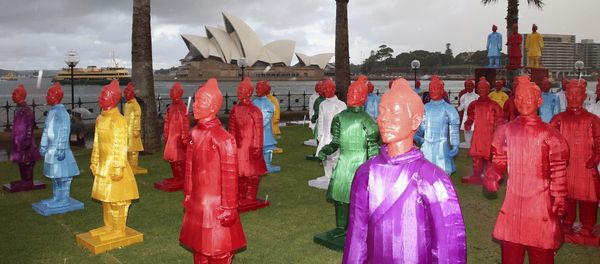 With a backdrop of the Sydney Opera House, The Lanterns of the Terracotta Warriors stand on display in rain during the launch of the Chinese Festival in Sydney, Australia, Friday, Feb. 13, 2015 - Sputnik International