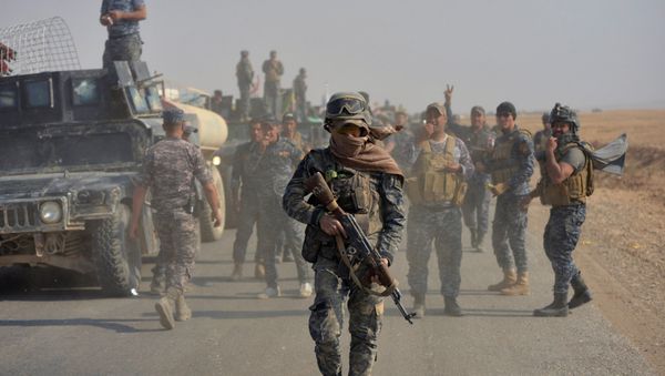 Federal police forces take part in an operation against Islamic State militants in south of Mosul October 26, 2016. - Sputnik International