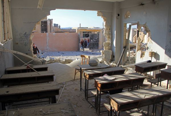 A general view shows a damaged classroom at a school after it was hit in an air strike in the village of Hass, in the south of Syria's rebel-held Idlib province on October 26, 2016. - Sputnik International