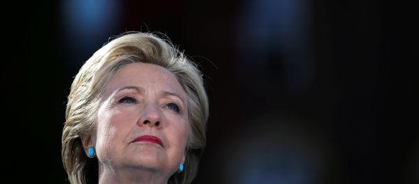 US Democratic presidential nominee Hillary Clinton attends a campaign rally at Alumni Hall Courtyard, Saint Anselm College in Manchester, New Hampshire US, October 24, 2016. US Democratic presidential nominee Hillary Clinton attends a campaign rally at Alumni Hall Courtyard, Saint Anselm College in Manchester, New Hampshire US, October 24, 2016. - Sputnik International