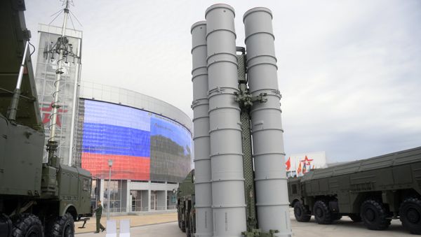 An S-400 Triumf surface-to-air missile system displayed during the international military-technical forum ARMY-2016 at the Patriot Congress and Exhibition Center in the Military Patriotic Park of Culture and Recreation of the Russian Armed Forces, near Moscow - Sputnik International