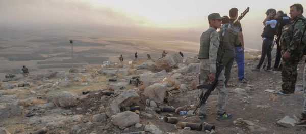 Mosul natives take up arms to fight Daesh - Sputnik International