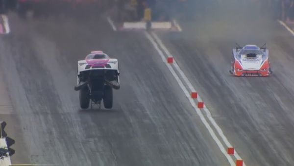 Must WATCH AMAZING NHRA Funny Car run in Las Vegas - Sputnik International