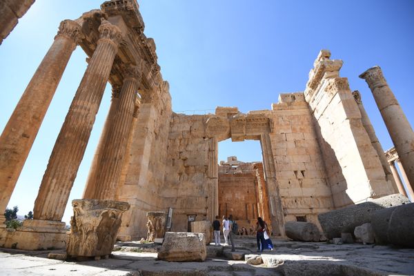 Visitors at the Temple of Mercury in the temple complex in Baalbek, Lebanon. Visitors at the Temple of Mercury in the temple complex in Baalbek, Lebanon. - Sputnik International