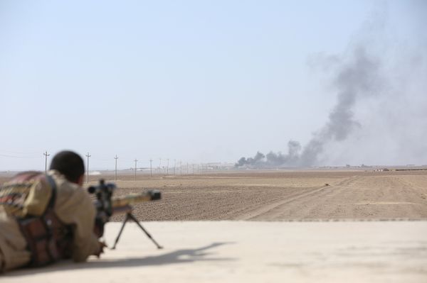 Smoke rises at Islamic State militants' positions southwest of Mosul, Iraq October 31, 2016 - Sputnik International