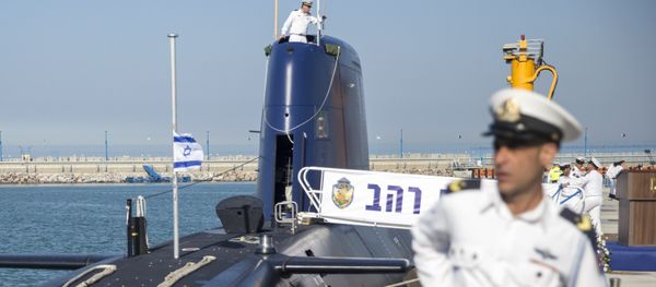 The German-made INS Rahav, the fifth Israeli Navy submarine, arrives at the military port of Haifa on January 12, 2016 - Sputnik International