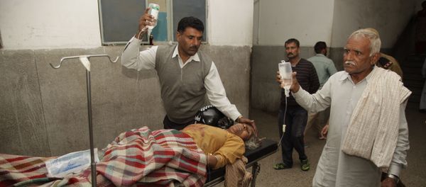 An Indian villager, allegedly injured from exploding shells fired by Pakistan, receives treatment at a hospital in Jammu, India, Nov. 1, 2016 An Indian villager, allegedly injured from exploding shells fired by Pakistan, receives treatment at a hospital in Jammu, India, Nov. 1, 2016 - Sputnik International