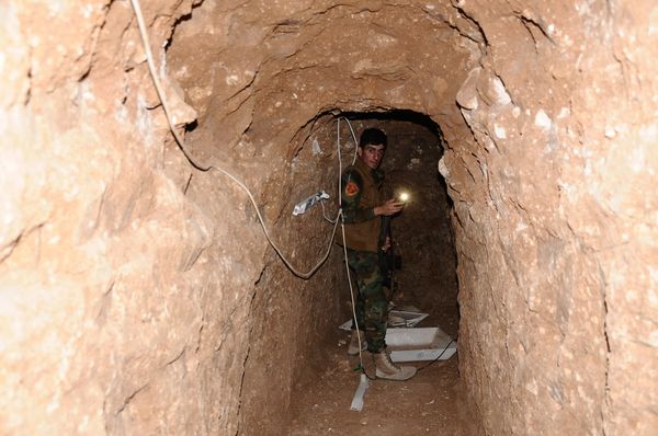 A tunnel dug by Daesh terrorists near Mosul A tunnel dug by Daesh terrorists near Mosul - Sputnik International