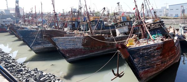 Chinese fishing boats captured by South Korean coast guard are seen at a port in Incheon, South Korea, October 10, 2016 - Sputnik International