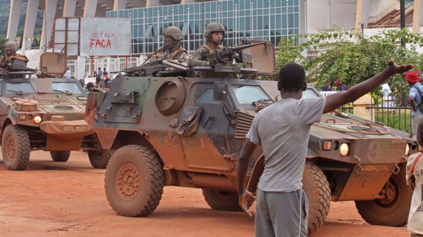French peacekeeping soldiers patrol the city of Bangui, Central African Republic (File) French peacekeeping soldiers patrol the city of Bangui, Central African Republic (File) - Sputnik International