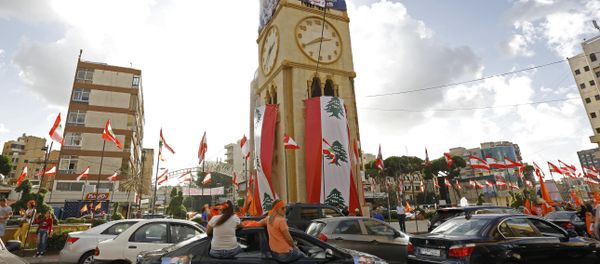 Lebanese people take to the streets in Jdeideh, on the northern outskirts of the capital Beirut, to celebrate the election of former general Michel Aoun as president, on October 31, 2016 - Sputnik International