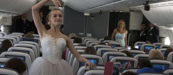 Katherine Jenkins and dancers from the Bolshoi Ballet perform first-ever ballet and musical performance in the sky - Sputnik International