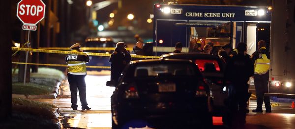 Law enforcement officials investigate at the scene of a shooting, Wednesday, Nov. 2, 2016, in Urbandale, Iowa Law enforcement officials investigate at the scene of a shooting, Wednesday, Nov. 2, 2016, in Urbandale, Iowa - Sputnik International
