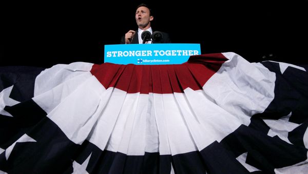 U.S. Congressman Patrick Murphy, who is the Democratic candidate for the U.S. Senate running against U.S. Senator Marco Rubio, speaks at a campaign rally for U.S. Democratic presidential nominee Hillary Clinton in Ft. Lauderdale, Florida, U.S. November 1, 2016 - Sputnik International