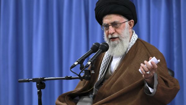 In this picture released by an official website of the office of the Iranian supreme leader, Supreme Leader Ayatollah Ali Khamenei speaks in a meeting with a group of students, in Tehran, Iran, Wednesday, Nov. 2, 2016 - Sputnik International