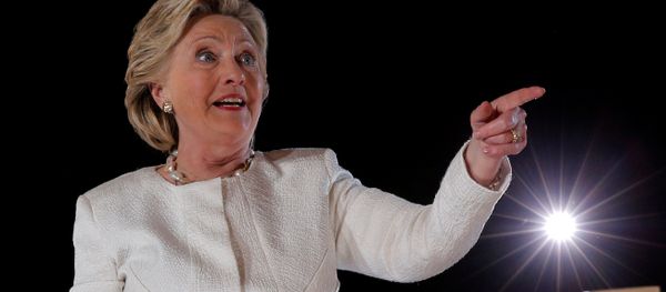 US Democratic presidential nominee Hillary Clinton walks offstage at a campaign rally in Sanford, Florida, US November 1, 2016. US Democratic presidential nominee Hillary Clinton walks offstage at a campaign rally in Sanford, Florida, US November 1, 2016. - Sputnik International