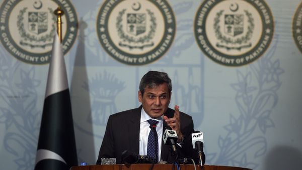 Spokesman of the Pakistan's Foreign Ministry Nafees Zakaria speaks at a press conference in Islamabad on September 29, 2016 Spokesman of the Pakistan's Foreign Ministry Nafees Zakaria speaks at a press conference in Islamabad on September 29, 2016 - Sputnik International