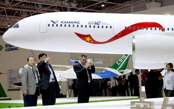 A model of a widebody jet, which is planned to be developed by Commercial Aircraft Corporation of China (COMAC) and Russia's United Aircraft Corporation (UAC) is presented at an air show, the China International Aviation and Aerospace Exhibition, in Zhuhai, Guangdong Province, China, November 2, 2016 A model of a widebody jet, which is planned to be developed by Commercial Aircraft Corporation of China (COMAC) and Russia's United Aircraft Corporation (UAC) is presented at an air show, the China International Aviation and Aerospace Exhibition, in Zhuhai, Guangdong Province, China, November 2, 2016 - Sputnik International