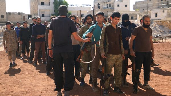 Rebel fighters part of the Jabhat Fatah al Sham, attend military training in the besieged rebel held Aleppo, Syria October 26, 2016 - Sputnik International