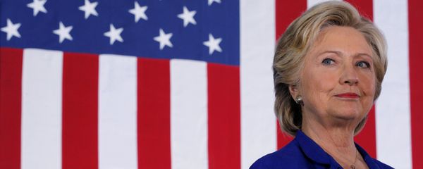 US Democratic presidential nominee Hillary Clinton listens as she is introduced at a campaign rally in Las Vegas, Nevada, US November 2, 2016. - Sputnik International