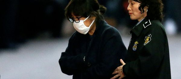 Choi Soon-sil, a long-time friend of the South Korean President Park Geun-hye, leaves after attending an investigation to determine an arrest warrant's validity at a court in Seoul, South Korea, November 3, 2016 Choi Soon-sil, a long-time friend of the South Korean President Park Geun-hye, leaves after attending an investigation to determine an arrest warrant's validity at a court in Seoul, South Korea, November 3, 2016 - Sputnik International