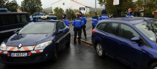 French gendarmes block the access to a house were the most senior leader of the Basque separatist group ETA, Mikel Irastorza was found in the French town of Ascain, in the Pyrenees region bordering Spain, on November 5, 2016. - Sputnik International