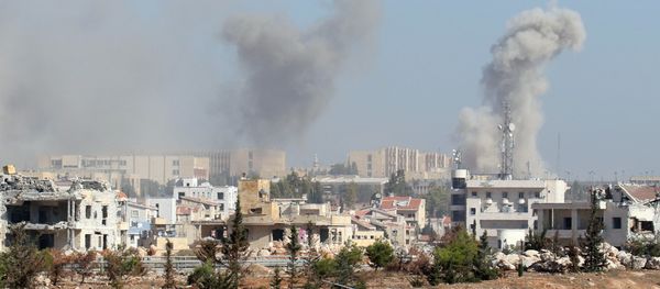 Smoke rises from government-controlled New Aleppo neighbourhood, western Aleppo city, Syria November 3, 2016. - Sputnik International