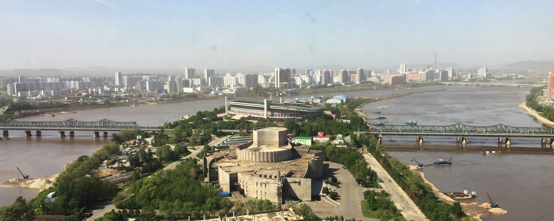 A view of Pyongyang from one of the modern high-rise buildings in the city. - Sputnik International, 1920, 16.08.2023