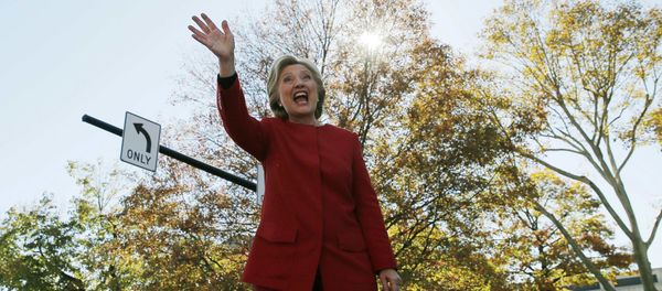 US Democratic presidential nominee Hillary Clinton waves to the crowd at a campaign rally in Pittsburgh, Pennsylvania, US November 7, 2016, the final day of campaigning before the election. US Democratic presidential nominee Hillary Clinton waves to the crowd at a campaign rally in Pittsburgh, Pennsylvania, US November 7, 2016, the final day of campaigning before the election. - Sputnik International