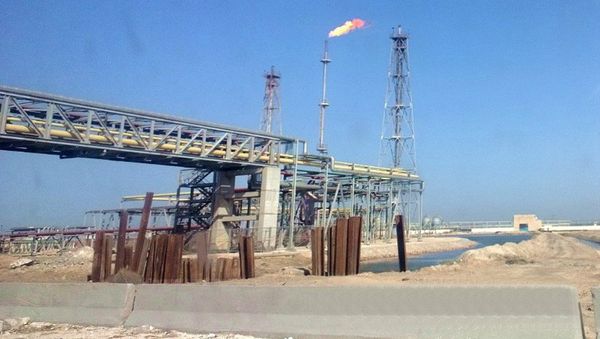 Oil refinery at lake Mariout close to Alexandria, Egypt - Sputnik International