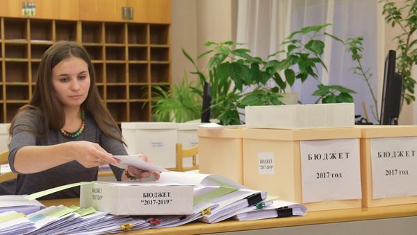 Government submits 2017-2019 draft federal budget to the State Duma Government submits 2017-2019 draft federal budget to the State Duma - Sputnik International