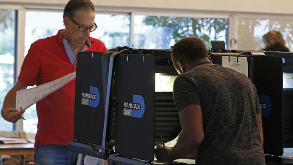 Voters in South Florida mark their ballots for the U.S. presidential election in Miami Beach, Florida, U.S. November 8, 2016 Voters in South Florida mark their ballots for the U.S. presidential election in Miami Beach, Florida, U.S. November 8, 2016 - Sputnik International