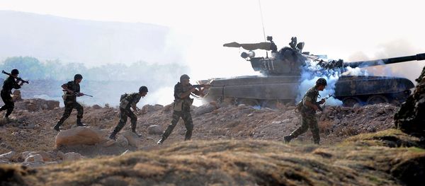 Armenian and Russian soldiers perform an attack during a Russia-Armenia joint military exercise (File) Armenian and Russian soldiers perform an attack during a Russia-Armenia joint military exercise (File) - Sputnik International