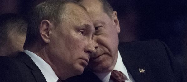 Presidents Vladimir Putin of Russia and Recep Tayyip Erdogan (right) of Turkey attending the 23rd World Energy Congress in Istanbul, October 10, 2016 - Sputnik International