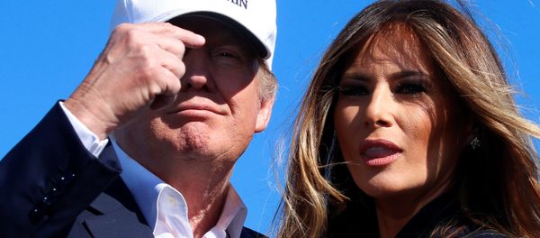 Republican presidential nominee Donald Trump points at his wife Melania Trump at a campaign rally in Wilmington, North Carolina, U.S. November 5, 2016 Republican presidential nominee Donald Trump points at his wife Melania Trump at a campaign rally in Wilmington, North Carolina, U.S. November 5, 2016 - Sputnik International