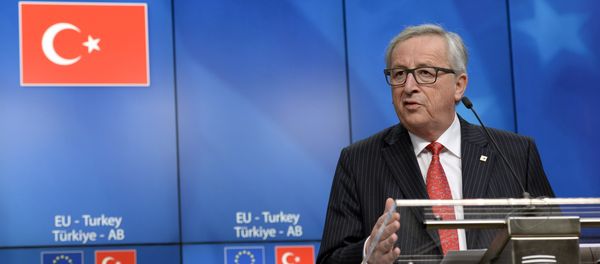 European Union Commission President Jean-Claude Juncker talks to the media at the end of an European Union Summit held at the EU Council building in Brussels, Friday March 18, 2016. - Sputnik International