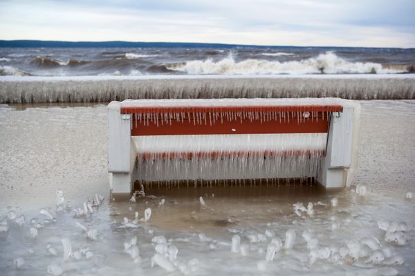Raging Storm Rips Across Russian Winter Lake - Sputnik International