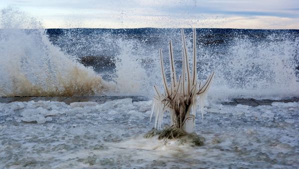 Raging Storm Rips Across Russian Winter Lake - Sputnik International