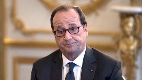 French president Francois Hollande is pictured during a meeting with the French Foreign Affairs Minister and figures from the cultural world and members of associations committted to peace in Syria, on October 14, 2016 at the Elysee presidential palace in Paris - Sputnik International