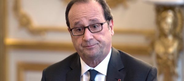 French president Francois Hollande is pictured during a meeting with the French Foreign Affairs Minister and figures from the cultural world and members of associations committted to peace in Syria, on October 14, 2016 at the Elysee presidential palace in Paris French president Francois Hollande is pictured during a meeting with the French Foreign Affairs Minister and figures from the cultural world and members of associations committted to peace in Syria, on October 14, 2016 at the Elysee presidential palace in Paris - Sputnik International