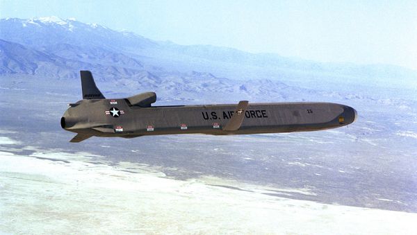 A right side view of an AGM-86 air launched cruise missile (ALCM) in flight A right side view of an AGM-86 air launched cruise missile (ALCM) in flight - Sputnik International