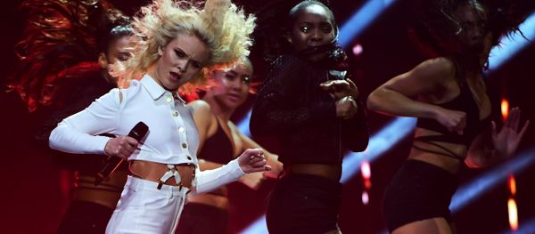 Swedish singer Zara Larsson performs at the MTV Europe Music Awards (EMA) on November 6, 2016 at the Ahoy Rotterdam in Rotterdam Swedish singer Zara Larsson performs at the MTV Europe Music Awards (EMA) on November 6, 2016 at the Ahoy Rotterdam in Rotterdam - Sputnik International