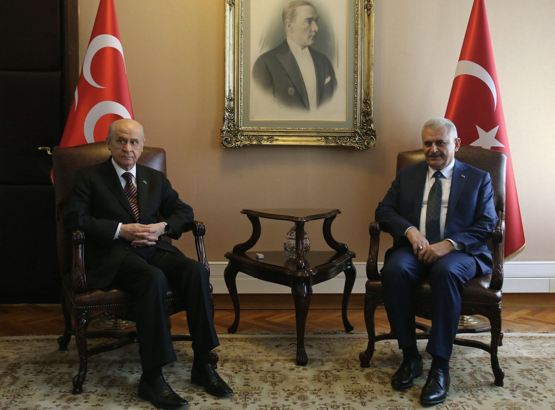Turkish Prime Minister Binali Yildirim (R) and Nationalist Movement Party (MHP) Devlet Bahceli (L) pose for a photograph during their meeting at Turkish Grand National Assembly (TBMM) in Ankara, on August 01, 2016 - Sputnik International, 1920, 10.07.2022