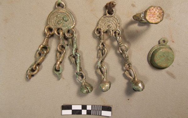Russian ring (18-19th centuries), Noisy pendants of Cisuralian area production (13-14th centuries) Russian ring (18-19th centuries), Noisy pendants of Cisuralian area production (13-14th centuries) - Sputnik International