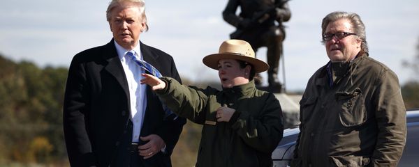 Interpretive park ranger Caitlin Kostic, center, gives a tour near the high-water mark of the Confederacy at Gettysburg National Military Park to Republican presidential candidate Donald Trump, left, and campaign CEO Steve Bannon, Saturday, Oct. 22, 2016, in Gettysburg. - Sputnik International