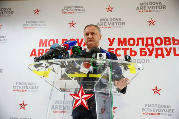 Moldova's Socialist Party presidential candidate Igor Dodon speaks to the media after a presidential election at his election headquarters in Chisinau, Moldova, November 14, 2016. - Sputnik International