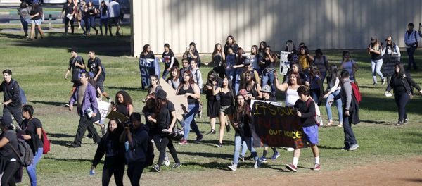 Mass Student Walk-Outs Across US Protest Trump Election Win - Sputnik International